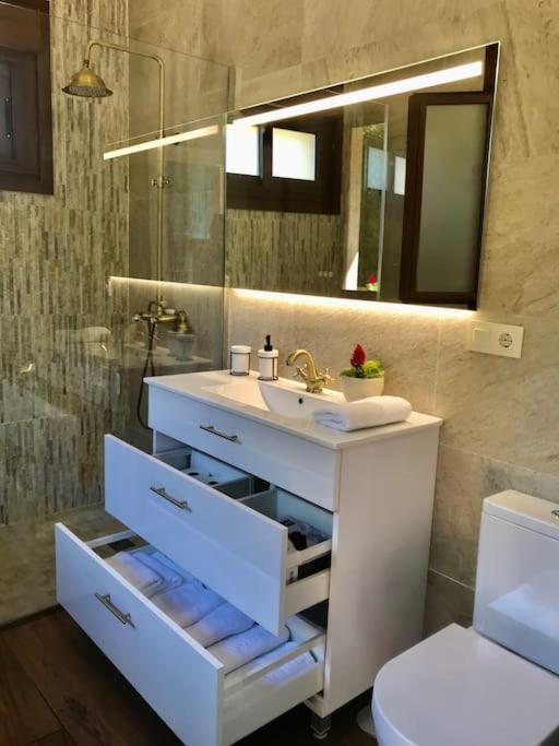 Casa Nueva En Vigo Rural Mos Con Jacuzzi Y Chimenea Para Escapada Romantica Ποντεβέντρα Εξωτερικό φωτογραφία