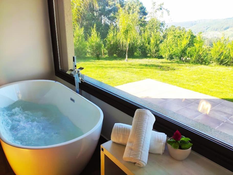 Casa Nueva En Vigo Rural Mos Con Jacuzzi Y Chimenea Para Escapada Romantica Ποντεβέντρα Εξωτερικό φωτογραφία